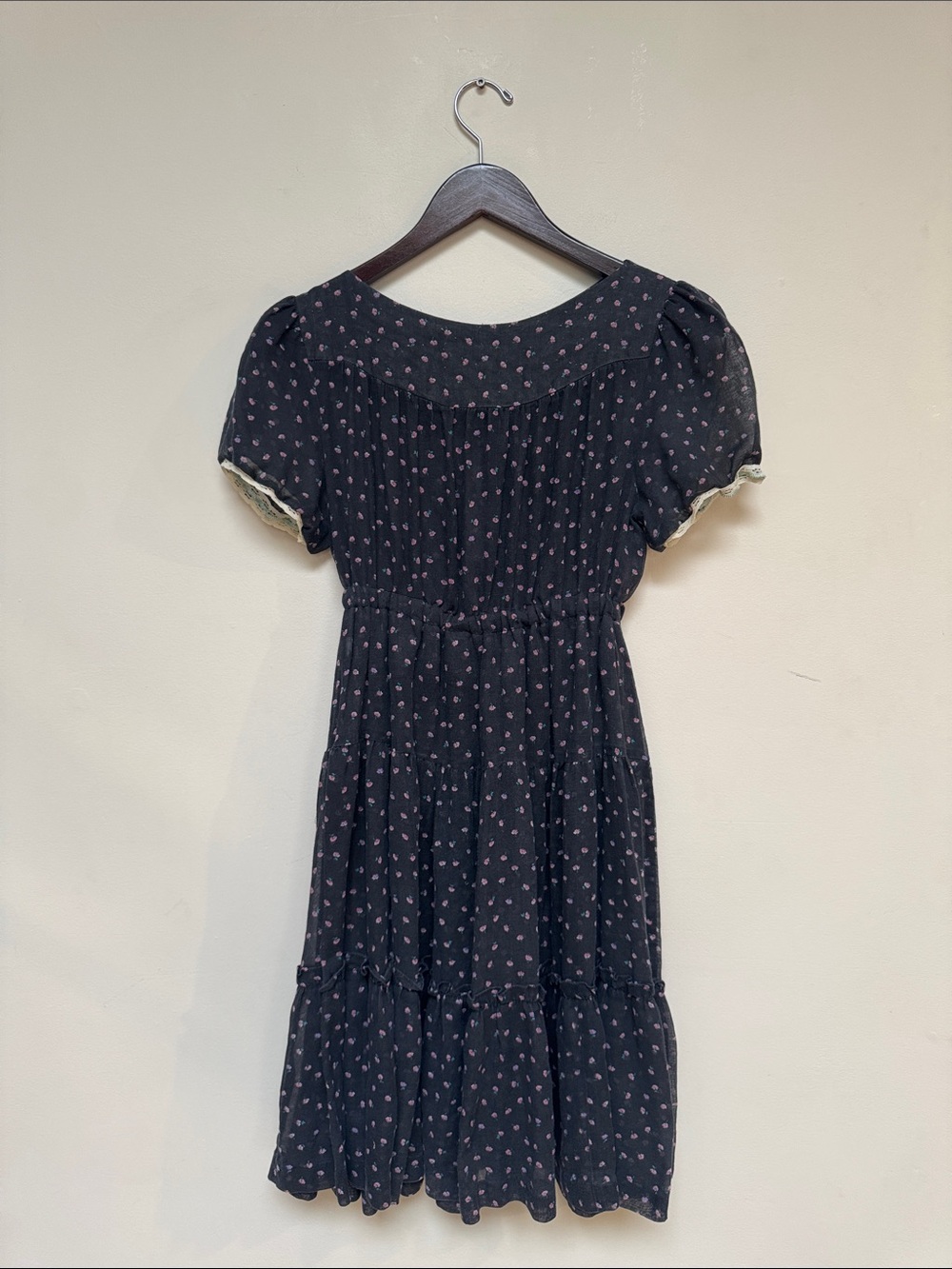Vintage 1960s perfect Black Floral Short-Sleeve Dress - Pink Dot Print